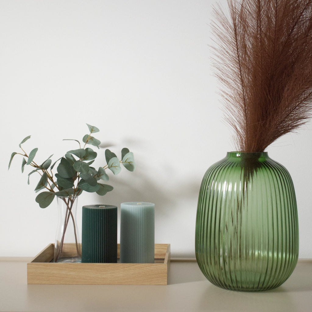 Vaso in vetro verde con texture – HomeAmma