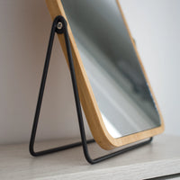 Specchio da trucco in bamboo con supporto in ferro